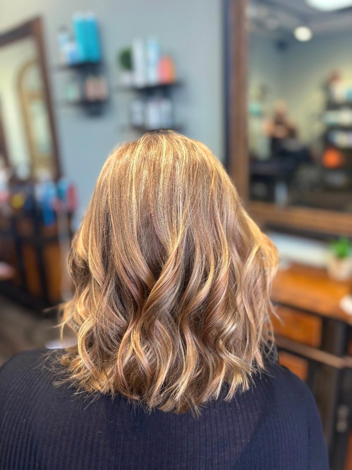 Warm dimensional balayage waves at Entourage Salon